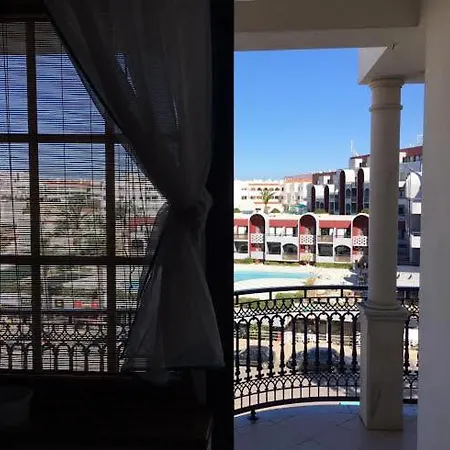 Excelente T1 Oura Bicos Lucia البوفيرا